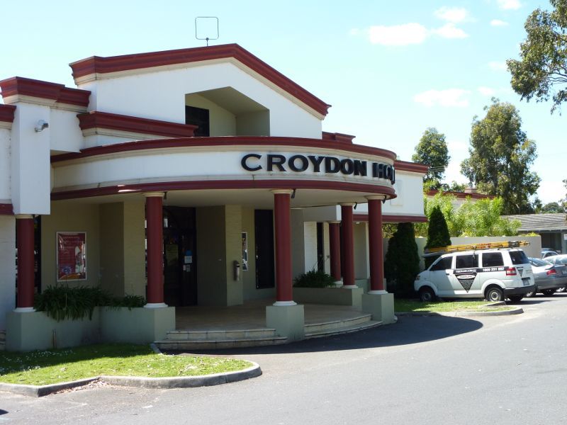 Croydon - Maroondah Highway: Croydon Hotel