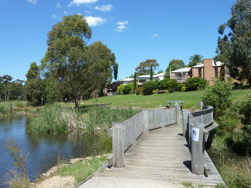 Croydon - Candlebark Walk Reserve, Lakeside Crescent: Footbridge at western side of lake