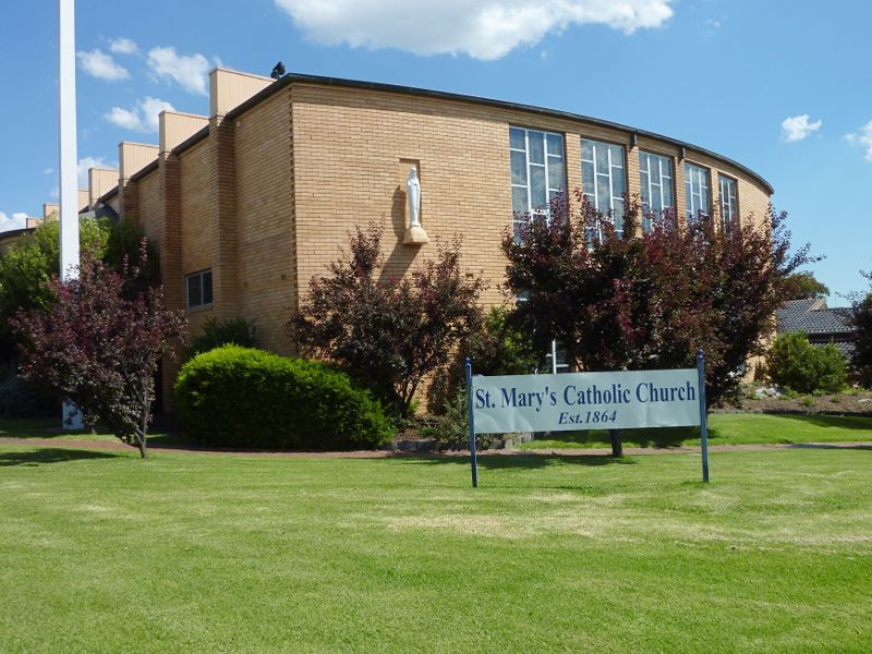 Dandenong - Foster Street: St Marys Church, Foster St near McCrae St