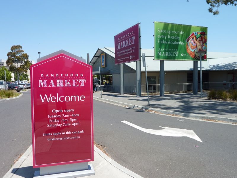 Dandenong - Dandenong Market, Clow Street: Entrance to car park off King St
