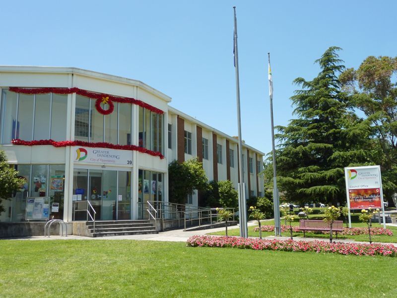Dandenong - City of Greater Dandenong council offices and library, Clow Street: Main entrance to city offices facing Clow St