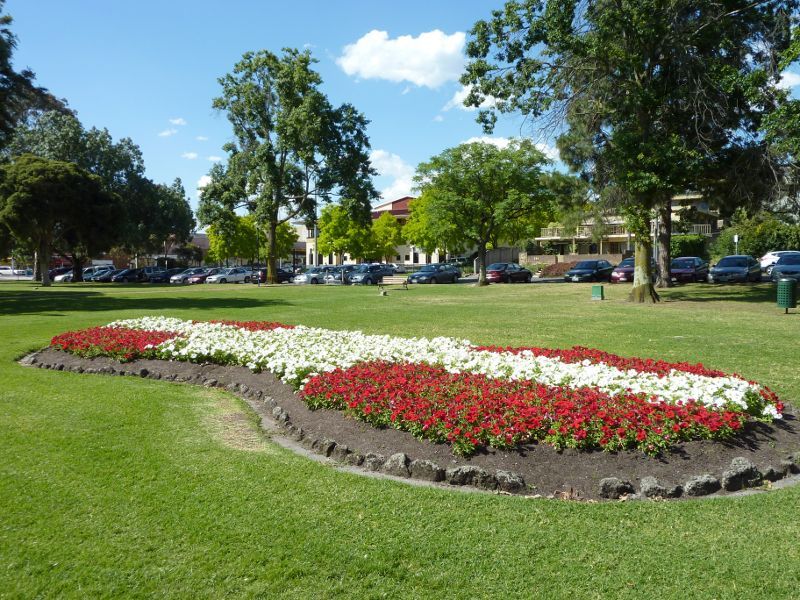 Dandenong - Dandenong Park, Foster Street and Pultney Street: Flower bed fronting Pultney St