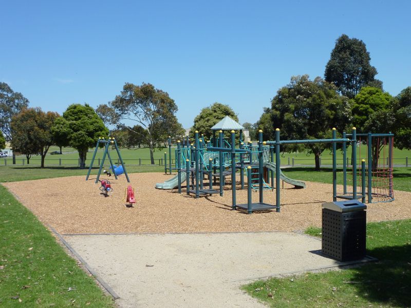 Dandenong - Greaves Reserve, Bennet Street: Playground