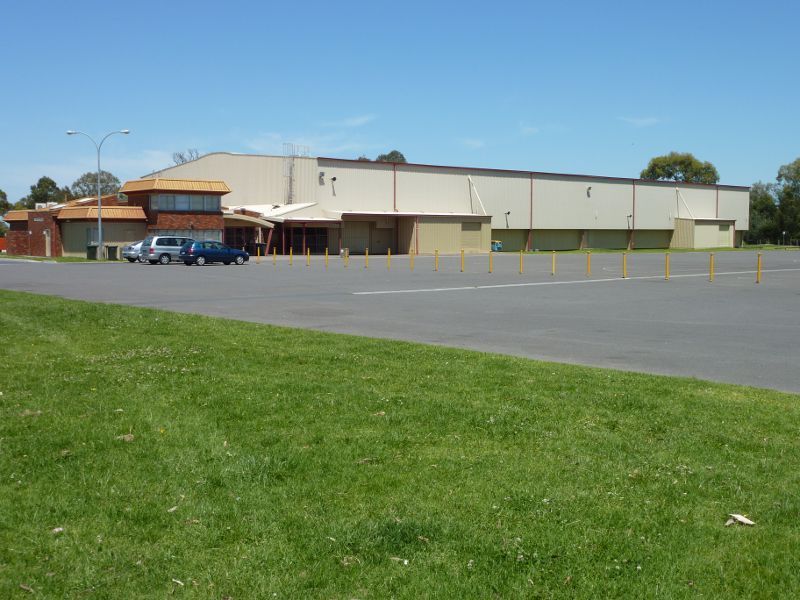 Dandenong - Greaves Reserve, Bennet Street: Gloria Pyke Netball Complex