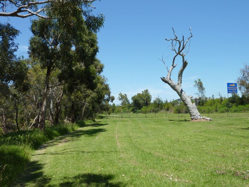 Dandenong - Greaves Reserve, Bennet Street: Parkland between Mile Creek and EastLink
