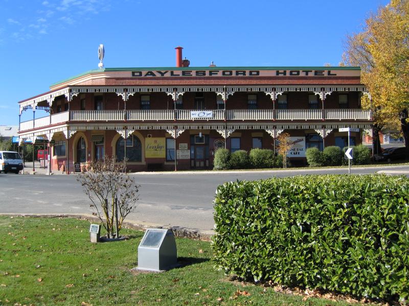 Daylesford - Commercial centre and shops: Daylesford Hotel, corner Albert St and Howe St
