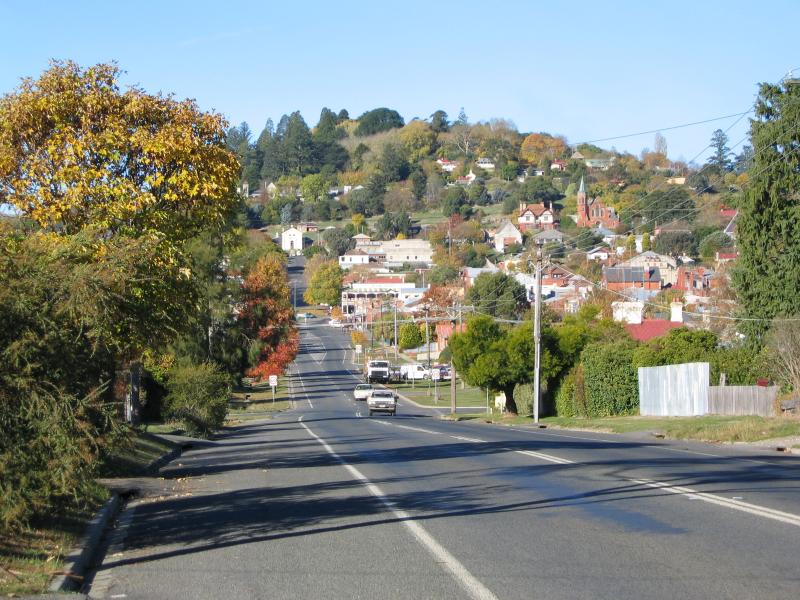 Daylesford - Around town: View east along Albert St from Perrins St