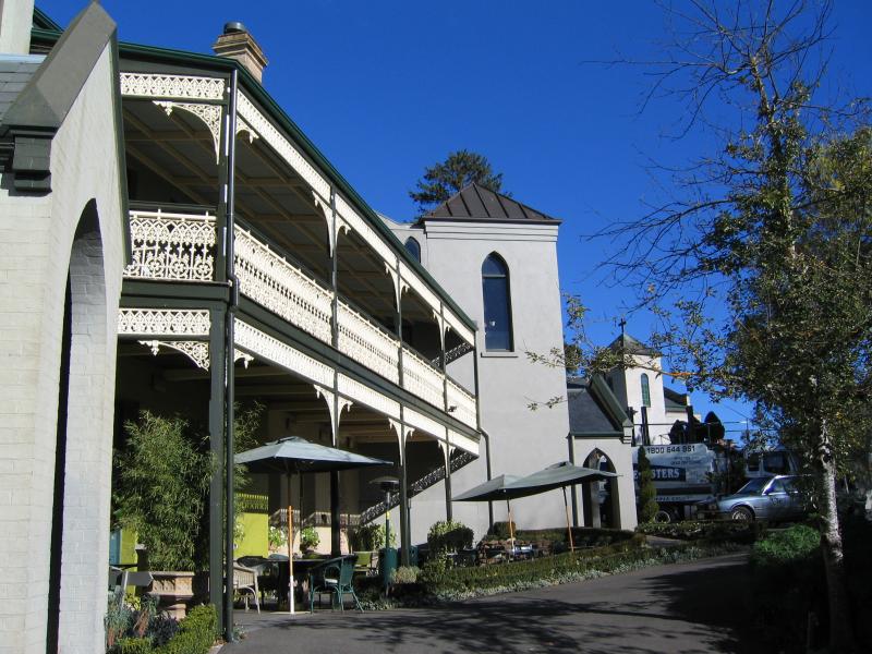 Daylesford - Around town: Convent Gallery