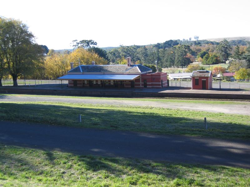Daylesford - Around town: Railway station, Hill St