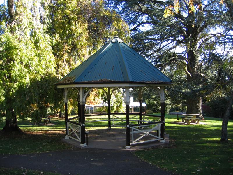 Daylesford - Wombat Hill and Botanical Gardens: Rotunda