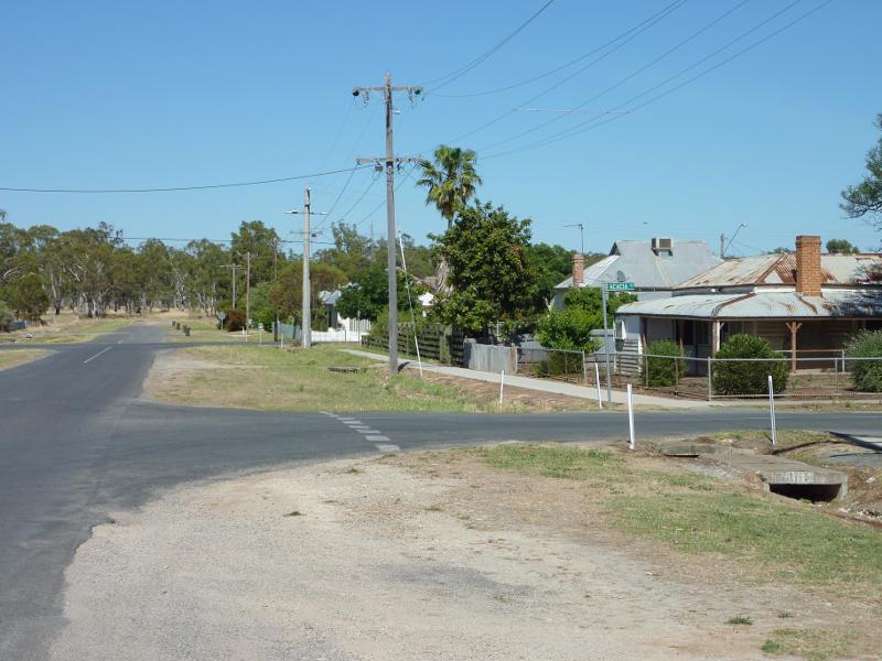 Dimboola - Around Dimboola: View south-west along Normanby St at Acacia St
