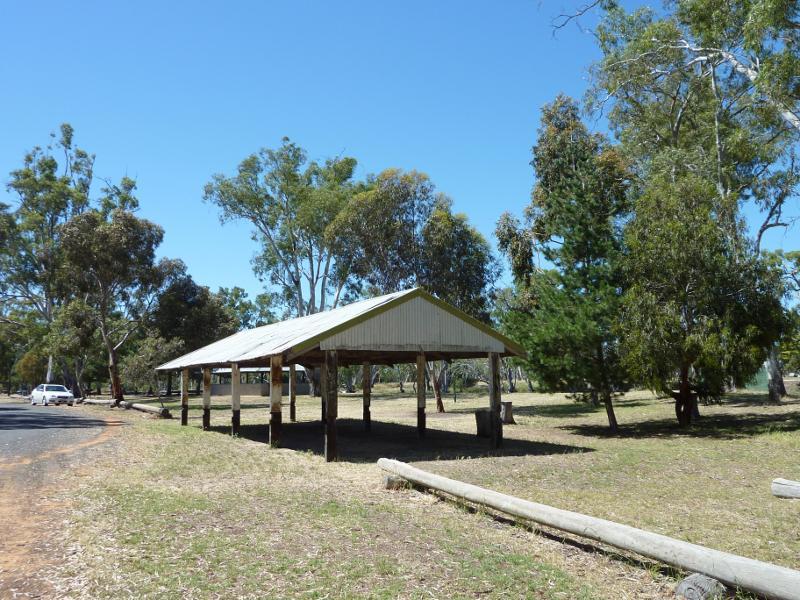 Dimboola - Dimboola Recreation Reserve, Lloyd Street - Shelter along Wimmera River