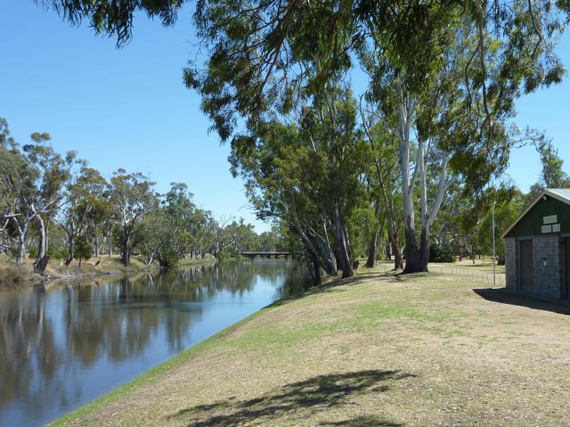 Dimboola - Dimboola Recreation Reserve, Lloyd Street - View north along Wimmera River at Dimboola Rowing Club
