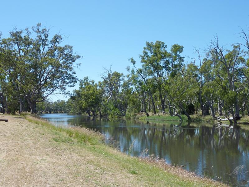 Dimboola - Dimboola Recreation Reserve, Lloyd Street - View south-east along Wimmera River