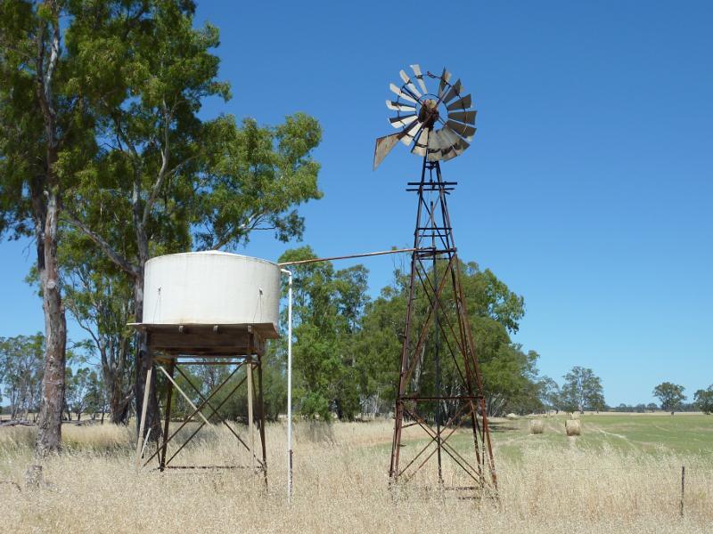 Dimboola - Golf Course Road along Wimmera River - Windmill, south-westerly view at turn-off to weir