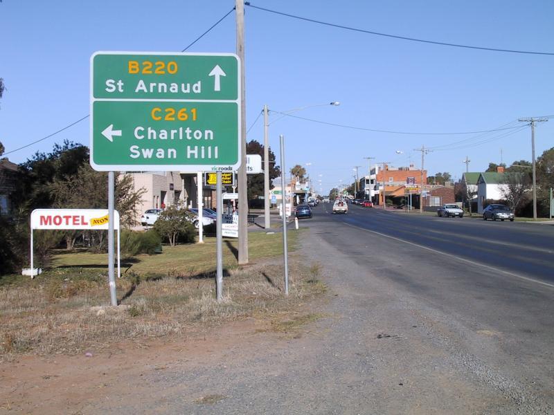 Donald - Shops and commercial centre, Woods Street: View south-east along Aitken Av towards Hammill St