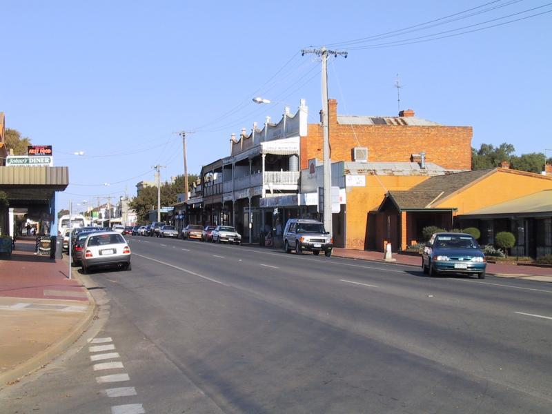 Donald - Shops and commercial centre, Woods Street: View south-east along Woods St at Hammill St
