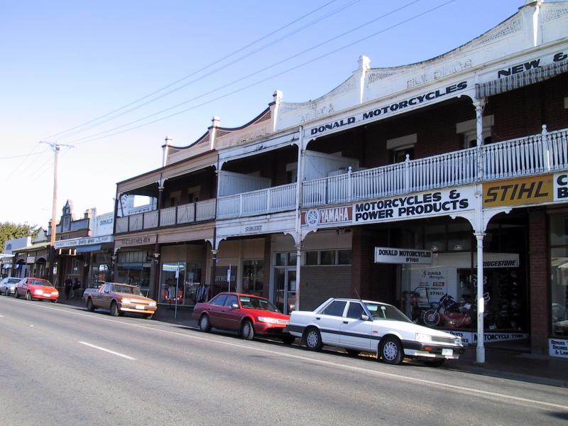 Donald - Shops and commercial centre, Woods Street: Shops along Woods St between Hammill St and McCulloch St