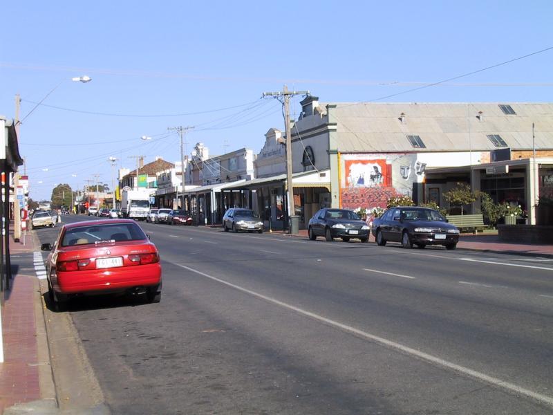 Donald - Shops and commercial centre, Woods Street: View south-east along Woods St towards McCulloch St