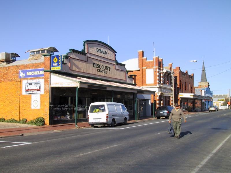 Donald - Shops and commercial centre, Woods Street: View south-east along Woods St between McCulloch St and Blair St