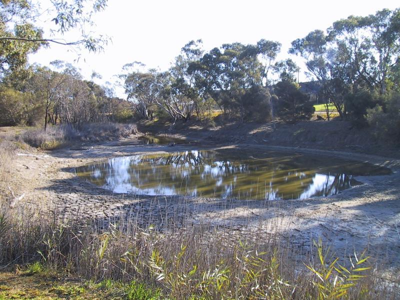 Donald - Apex Park and Scilleys Island, Richardson River, Aitken Avenue: View south-west along Richardson River at Apex Park