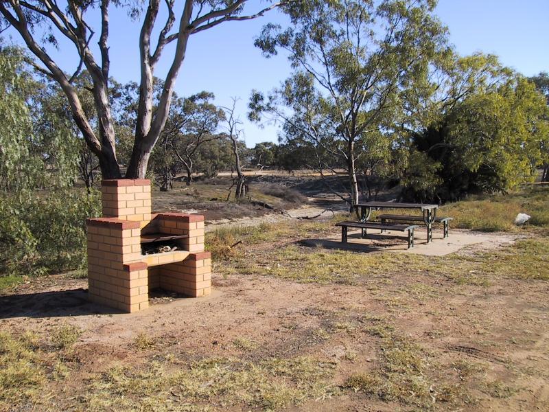 Donald - Bullocks Head Lookout, Richardson River, Byrne Street: BBQ and picnic facilities along river bank