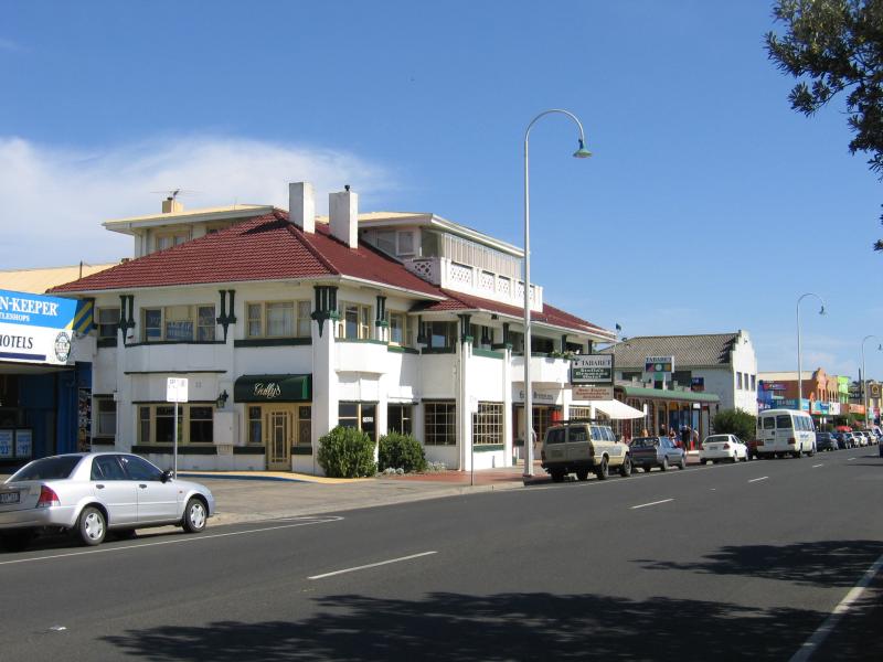 Dromana - Shops and commercial centre, Point Nepean Road: Dromana Hotel