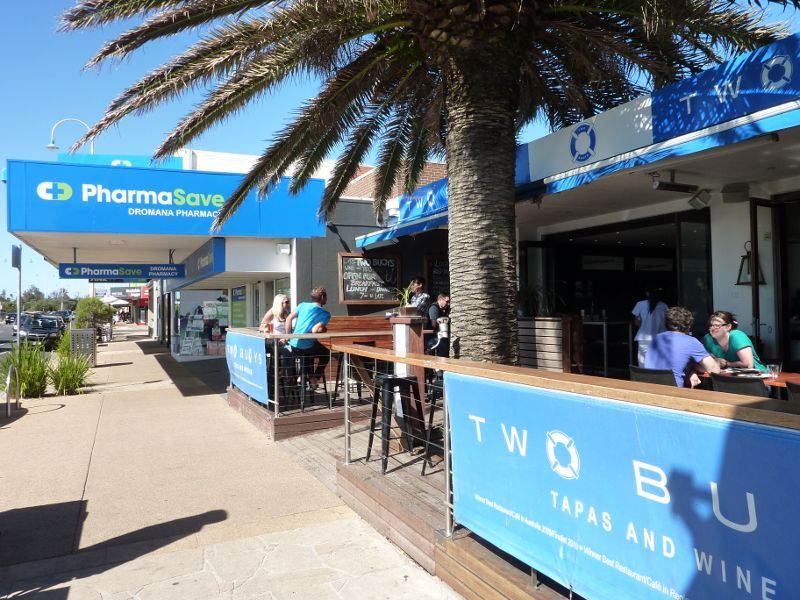 Dromana - Shops and commercial centre, Point Nepean Road: Shops along Point Nepean Rd between Pier St and Beach St