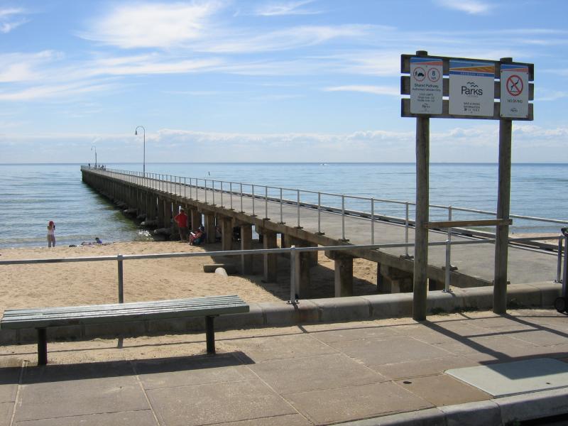 Dromana - Coast near Dromana Pier and Dromana Foreshore Reserve: Entrance to Dromana Pier at car park opposite Pier St