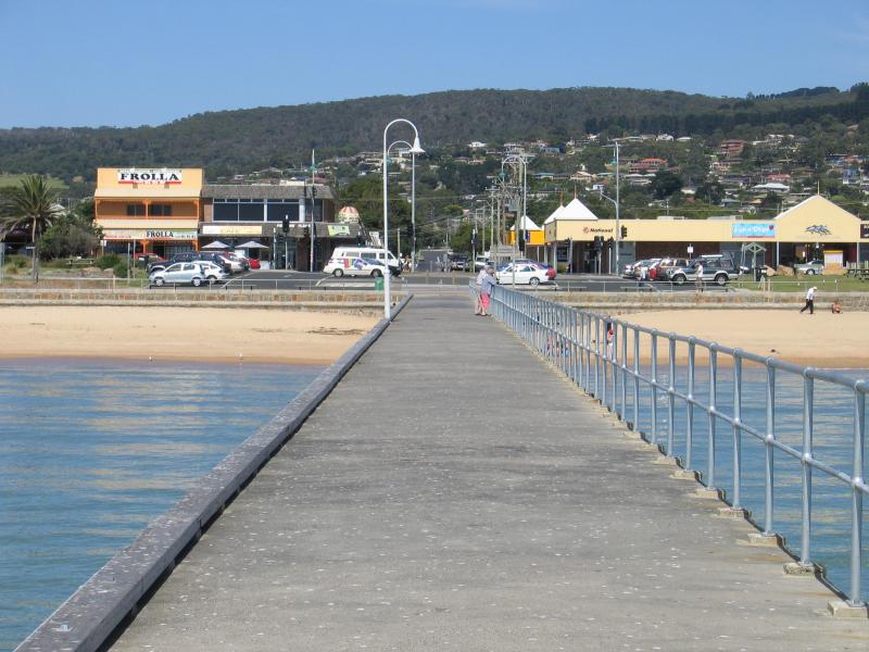 Dromana - Coast near Dromana Pier and Dromana Foreshore Reserve: View along Dromana Pier towards coast