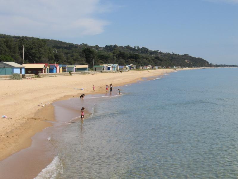 Dromana - Coast near Dromana Pier and Dromana Foreshore Reserve: View south-west along coast at Dromana Pier
