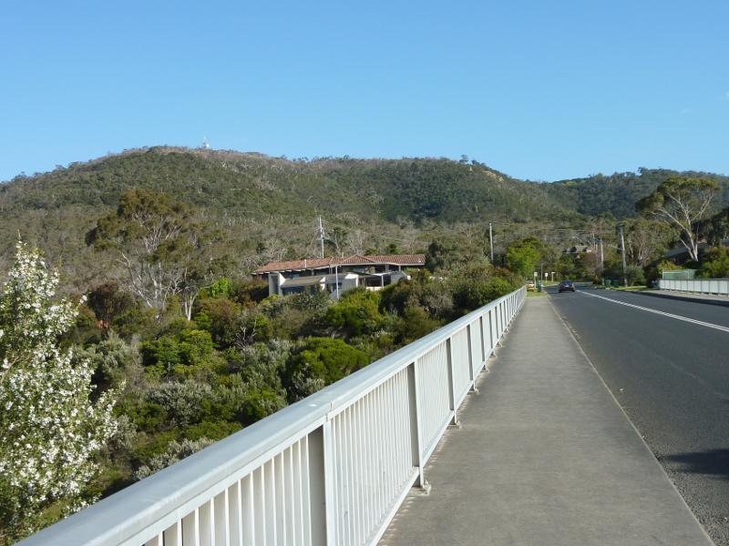 Dromana - Latrobe Parade at Matthew Flinders Bridge over Mornington Peninsula Freeway: View south along Latrobe Pde towards Arthurs Seat