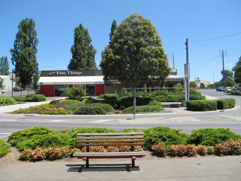 Drouin - Shops and commercial centre, Princes Way: View south across Princes Way at Hope St