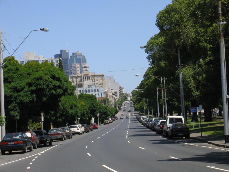East Melbourne - Victoria Parade: View west along Victoria Parade at Hoddle St