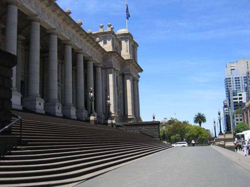 East Melbourne - Government offices and surroundings, Spring Street: Steps of Parliament House, Spring St
