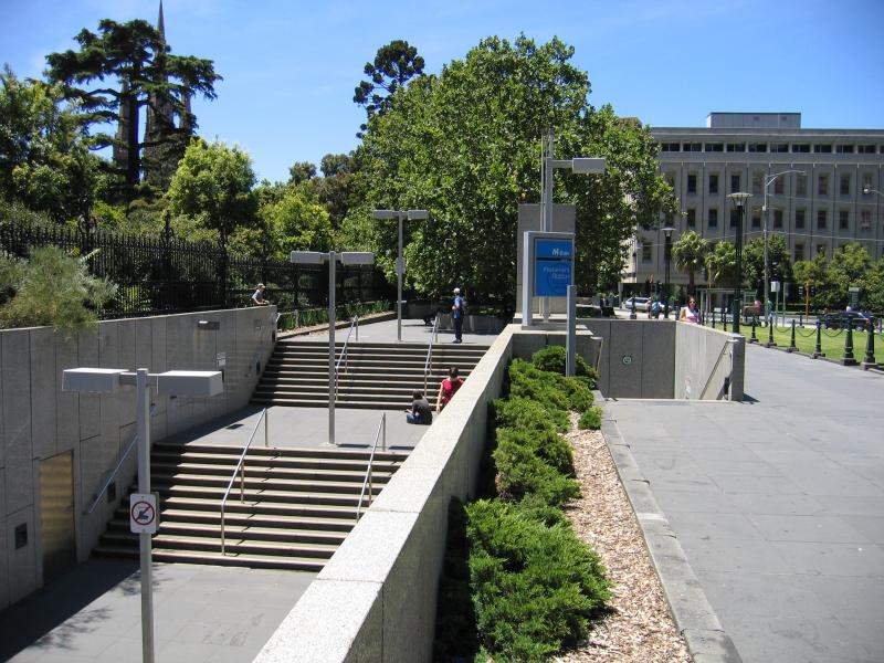 East Melbourne - Government offices and surroundings, Spring Street: Entrance to Parliament underground station, Spring St opposite Little Collins St