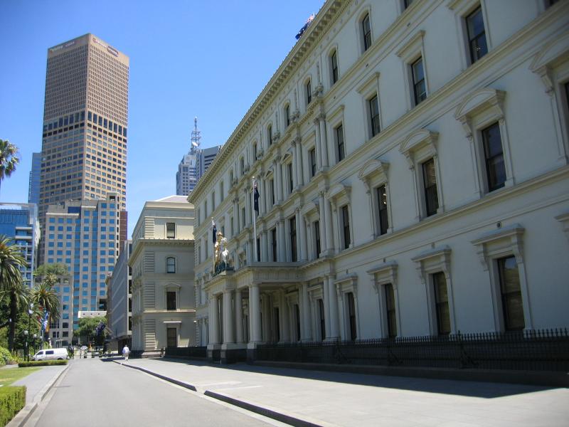 East Melbourne - Government offices and surroundings, Spring Street: View west along Treasury Place towards Premiers Lane