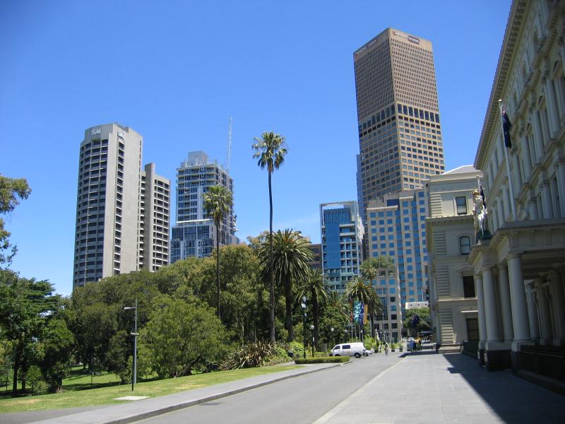 East Melbourne - Government offices and surroundings, Spring Street: View west along Treasury Place towards Premiers Lane