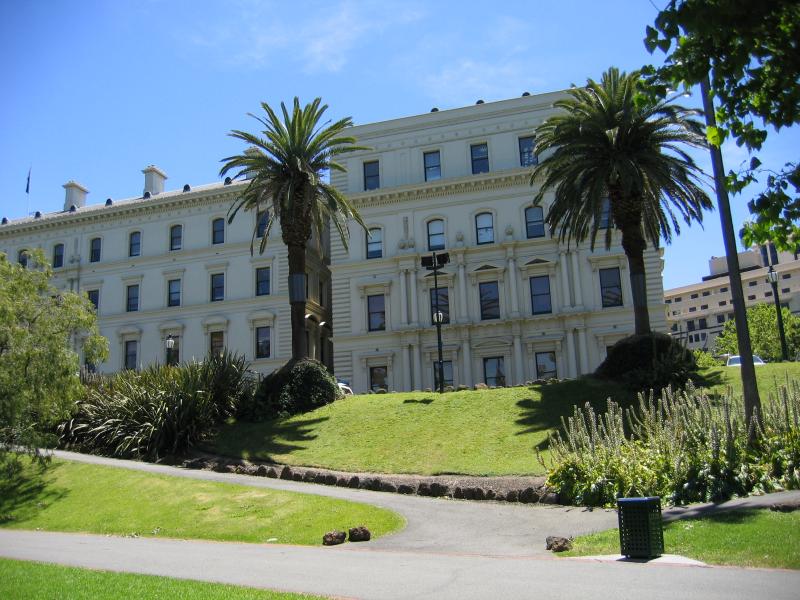 East Melbourne - Treasury Gardens, Spring Street and Wellington Parade: View north towards Treasury Place