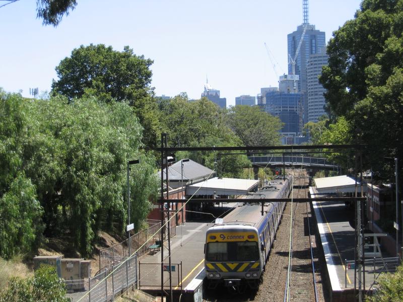 East Melbourne - Wellington Parade area: View of Jolimont railway station from footbridge opposite Powlett St