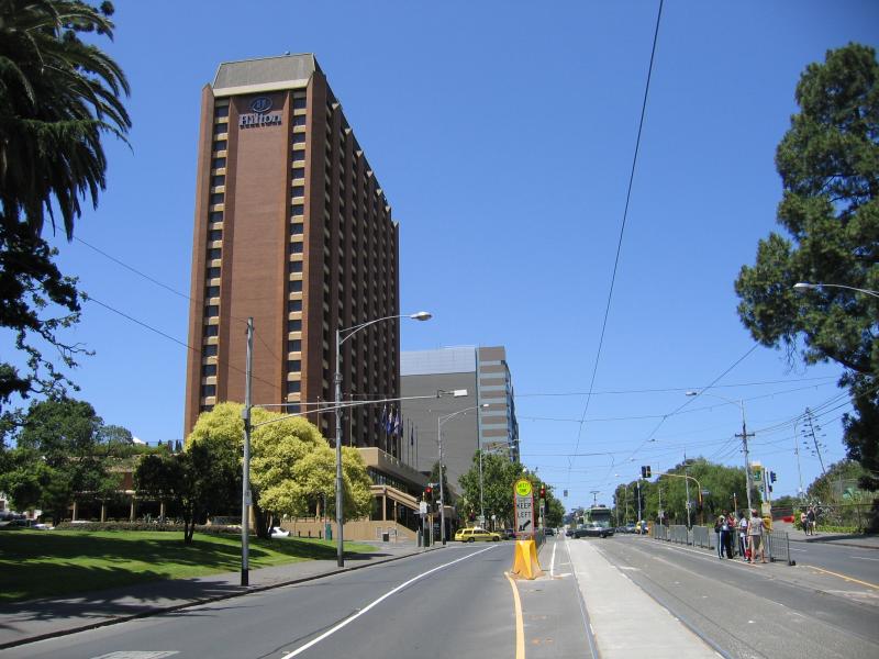 East Melbourne - Wellington Parade area: View of Hilton Hotel, east along Wellington Parade towards Clarendon St