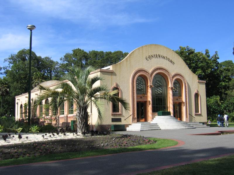 East Melbourne - Fitzroy Gardens: Conservatory, southern entrance
