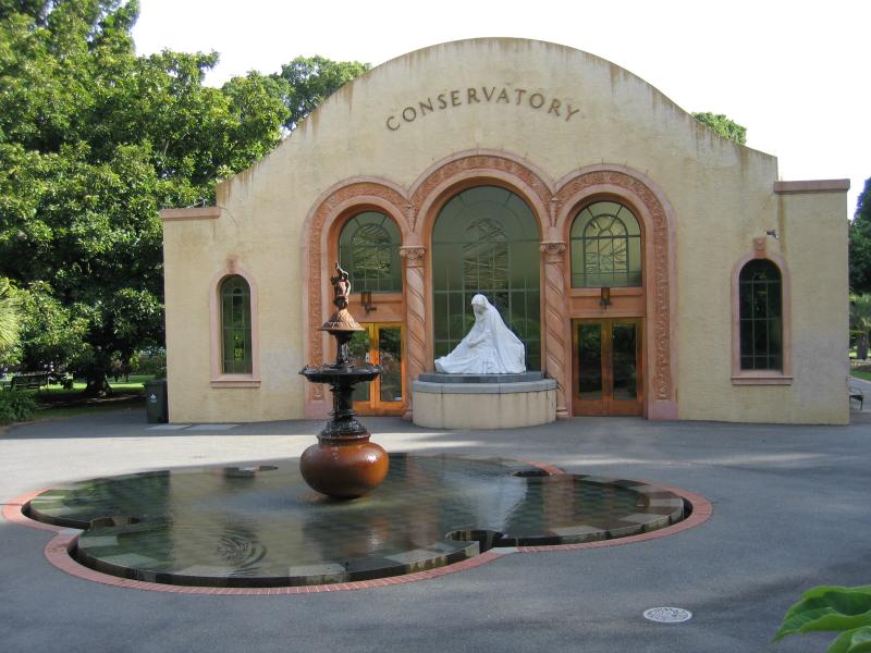 East Melbourne - Fitzroy Gardens: Conservatory, northern entrance