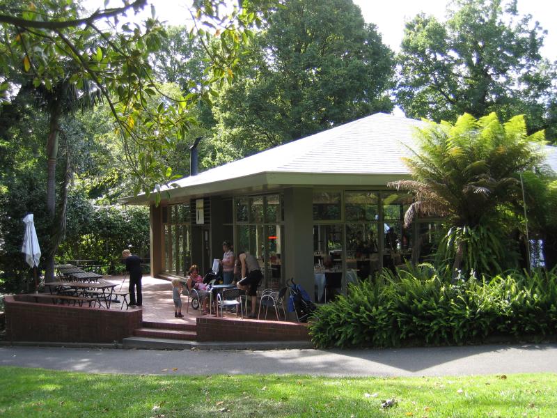 East Melbourne - Fitzroy Gardens: Cafe and restaurant