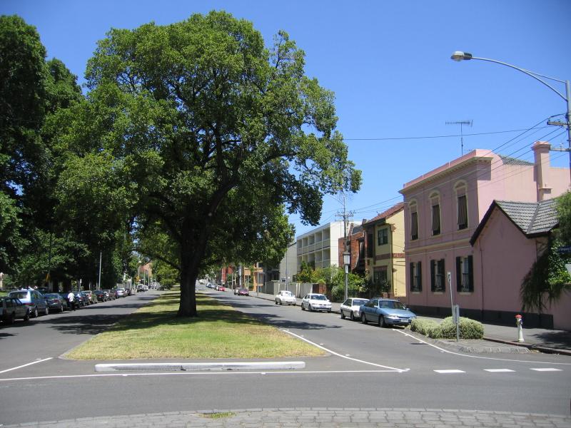 East Melbourne - Residential areas: View south along Simpson St at Grey St