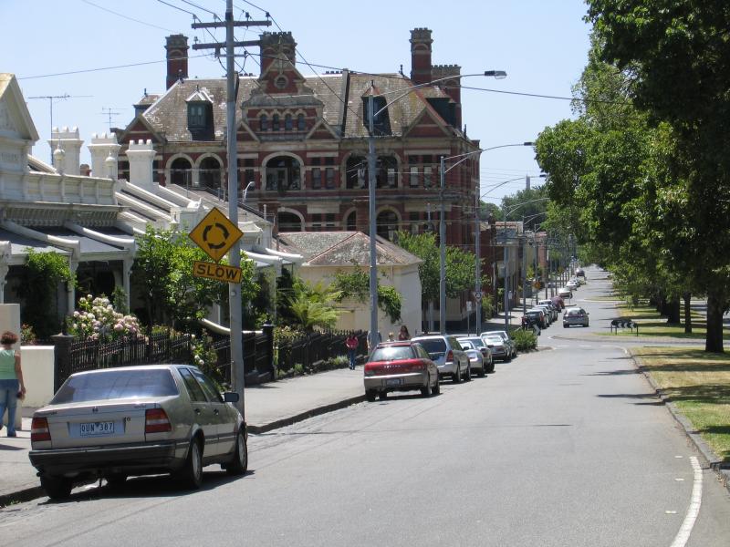 East Melbourne - Residential areas: View north along Simpson St at George St