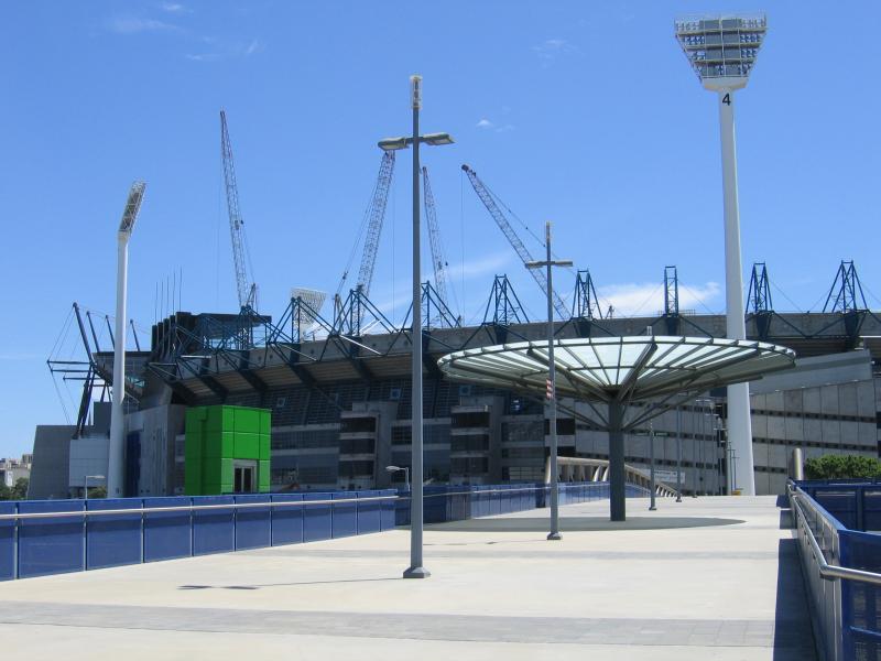East Melbourne - Yarra Park at Jolimont and surroundings: View north along footbridge linking Vodafone Arena and MCG