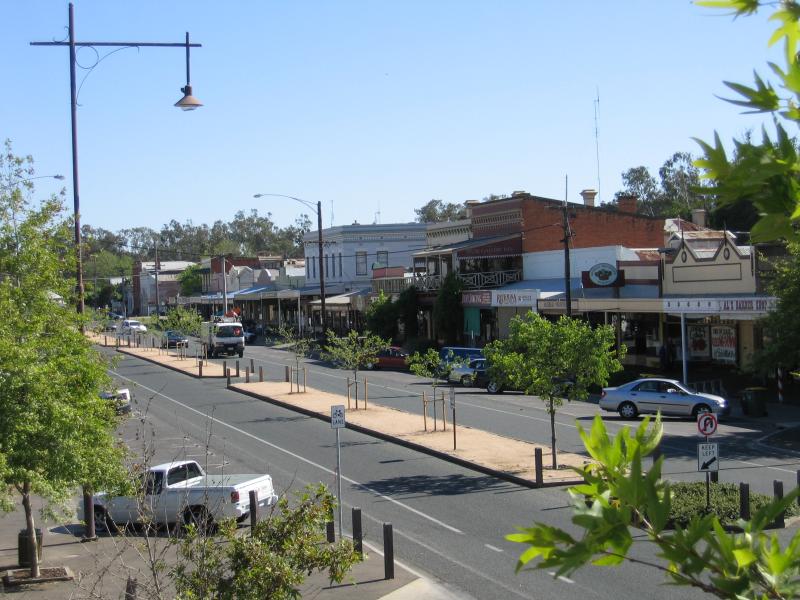 Echuca - Commercial centre and shops around High Street area - View north along High St from upstairs at bakery opposite Radcliffe St
