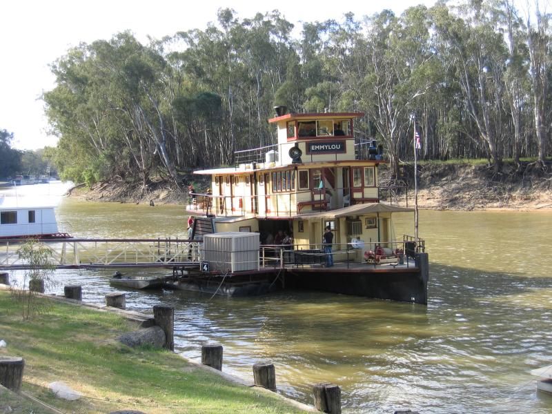 Echuca - The historic Port of Echuca - Emmylou at Riverboat Dock, Hopwood Place