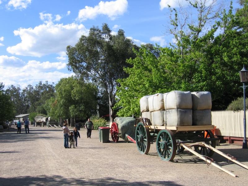 Echuca - The historic Port of Echuca: View along Watson St between Hopwood Place and Leslie St